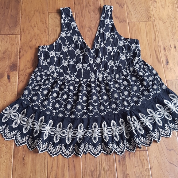 American Eagle Outfitters Eyelit Black Tank Size M - Picture 9 of 9